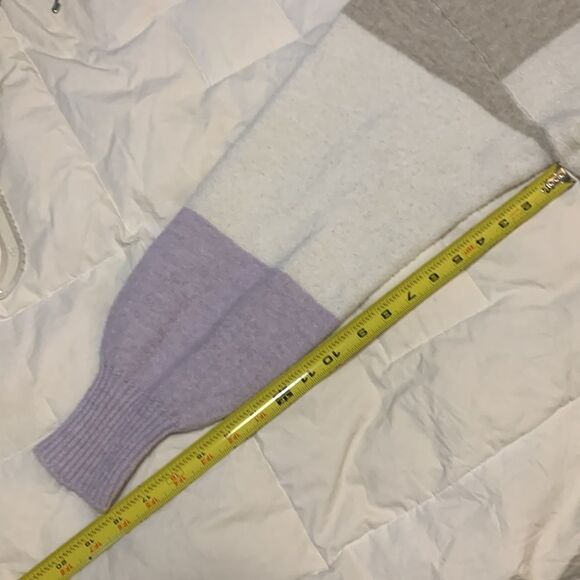 H&M, wool blended sweater, large, great condition - Picture 6 of 9